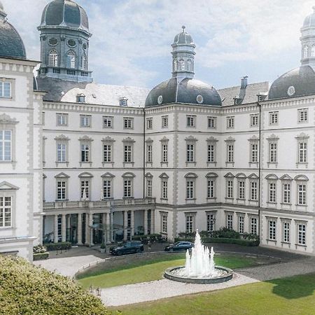アルトホフ グランドホテル シュロス ベンスベルク ベルギッシュ・グラートバッハ エクステリア 写真 The Château de la Malmaison