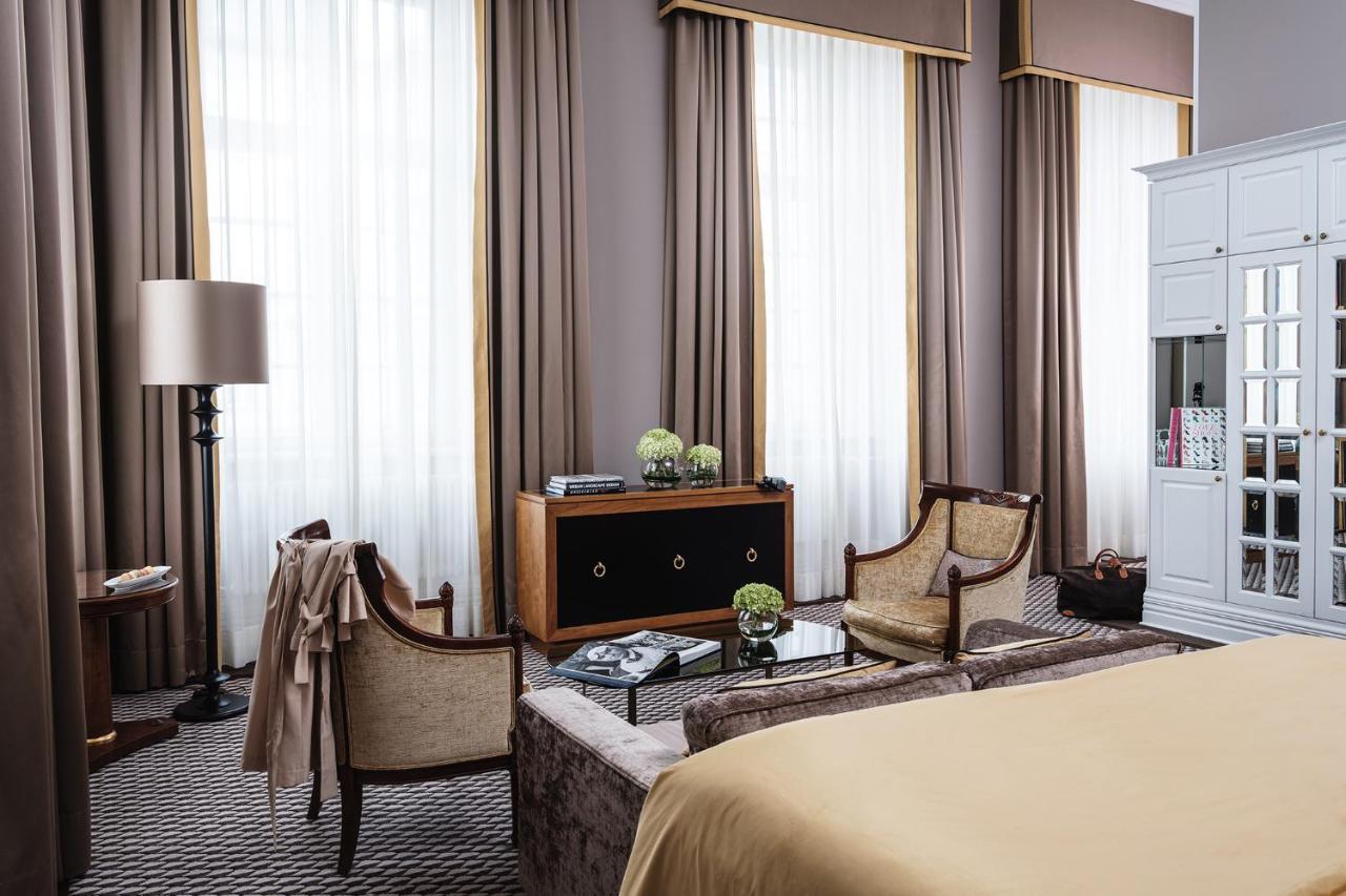 アルトホフ グランドホテル シュロス ベンスベルク ベルギッシュ・グラートバッハ エクステリア 写真 A suite at the Mandarin Oriental, Munich