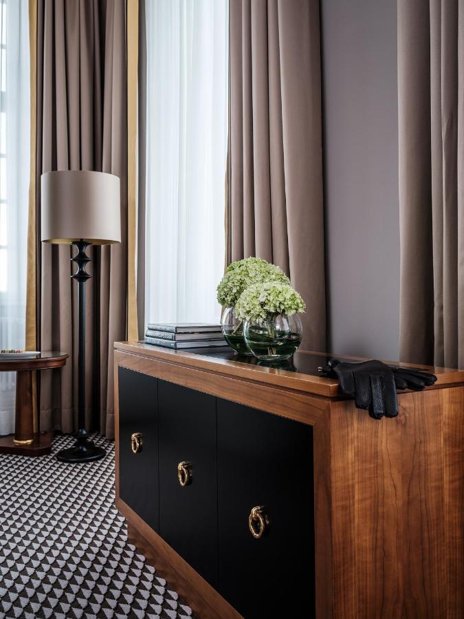 アルトホフ グランドホテル シュロス ベンスベルク ベルギッシュ・グラートバッハ エクステリア 写真 A room at the hotel