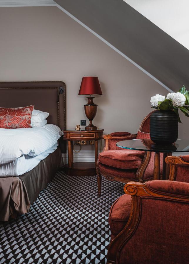 アルトホフ グランドホテル シュロス ベンスベルク ベルギッシュ・グラートバッハ エクステリア 写真 A bedroom at the hotel