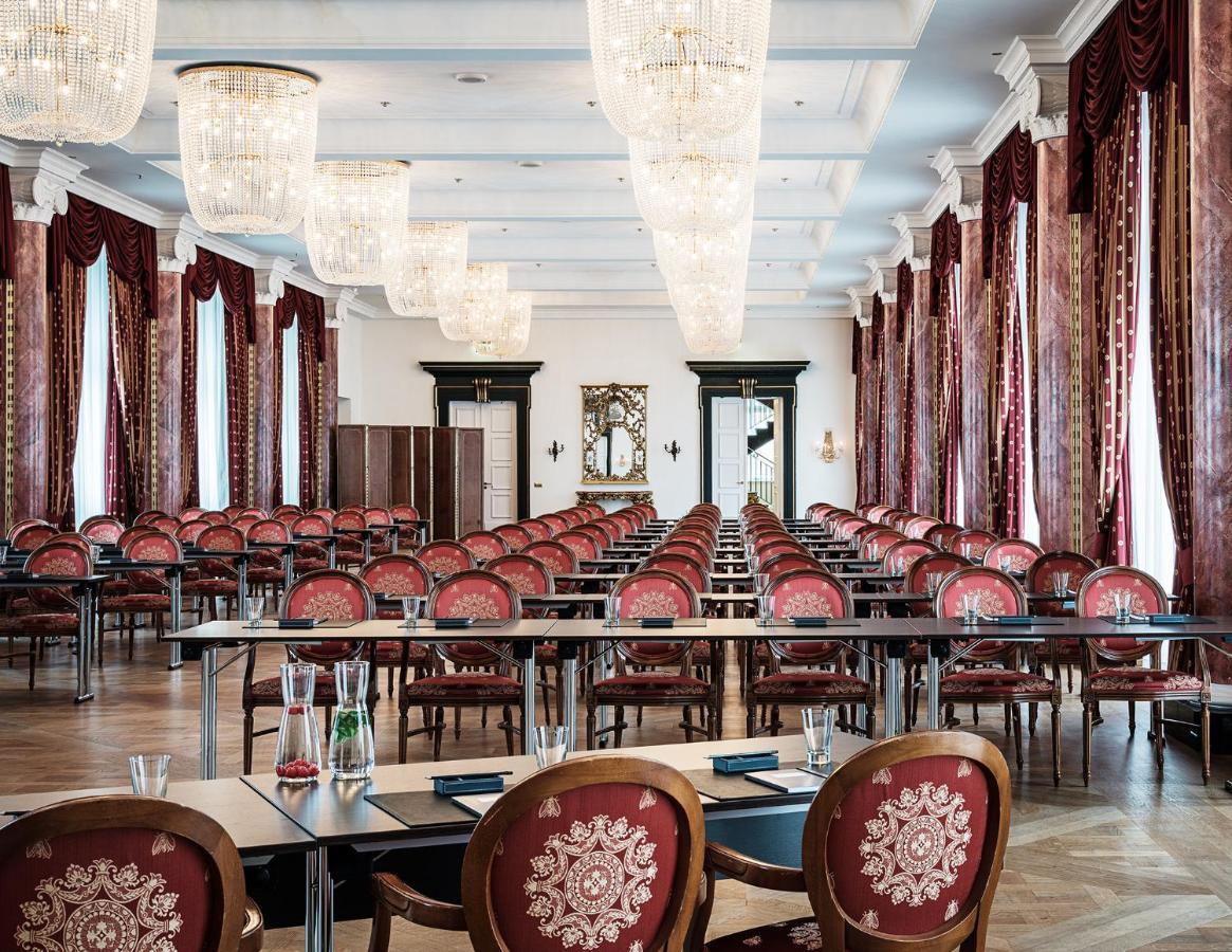 アルトホフ グランドホテル シュロス ベンスベルク ベルギッシュ・グラートバッハ エクステリア 写真 The main conference room