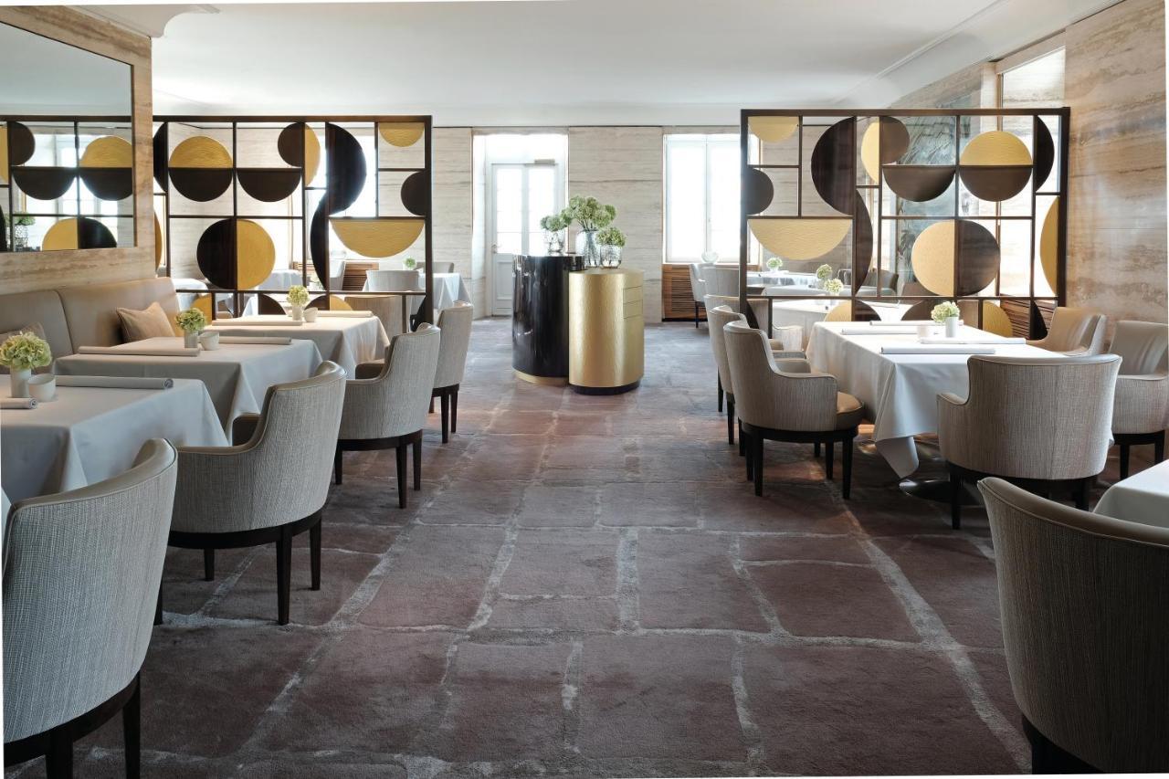 アルトホフ グランドホテル シュロス ベンスベルク ベルギッシュ・グラートバッハ エクステリア 写真 The interior of the restaurant