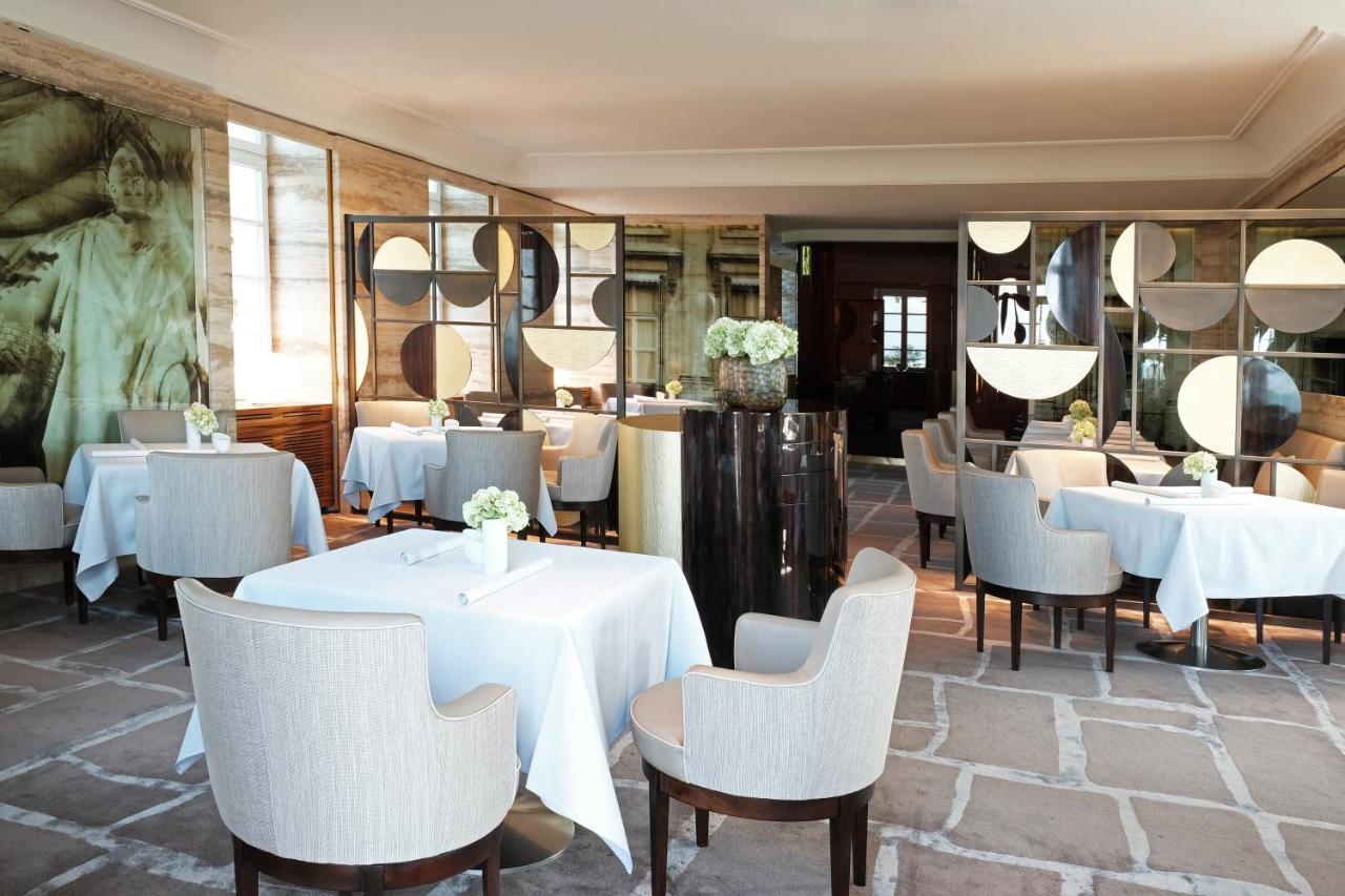 アルトホフ グランドホテル シュロス ベンスベルク ベルギッシュ・グラートバッハ エクステリア 写真 The interior of the restaurant