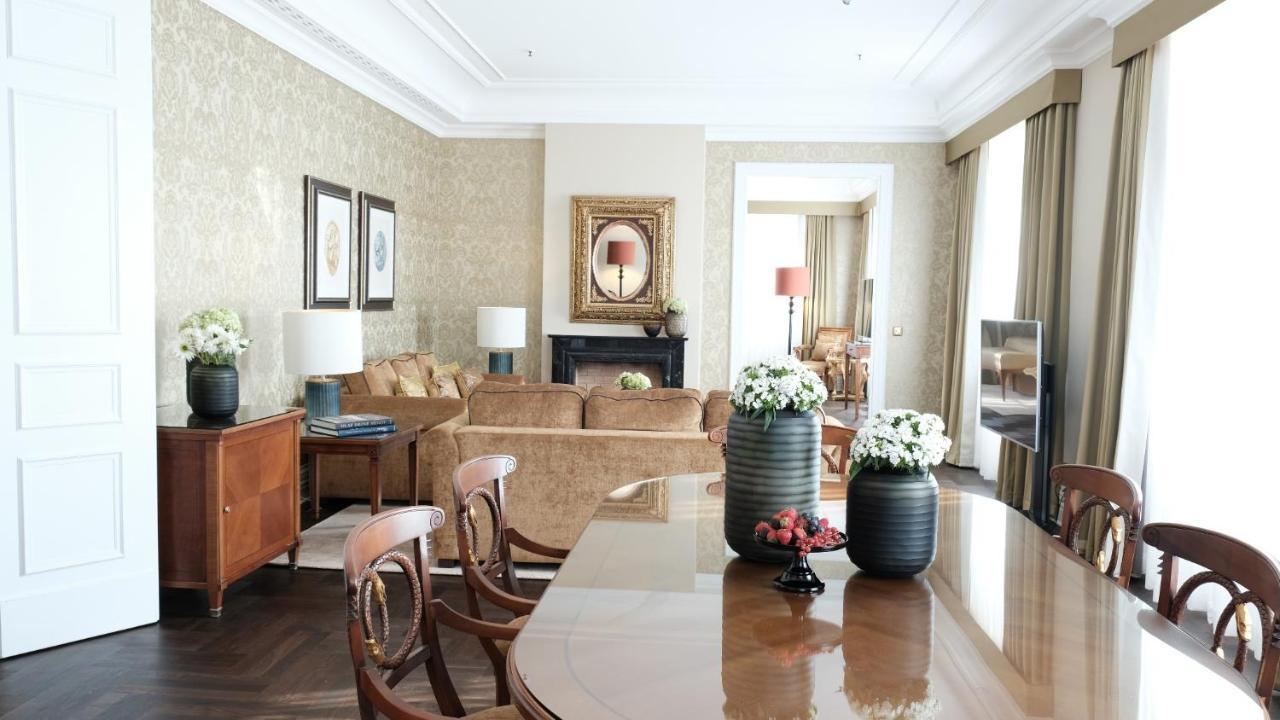 アルトホフ グランドホテル シュロス ベンスベルク ベルギッシュ・グラートバッハ エクステリア 写真 A suite at the hotel